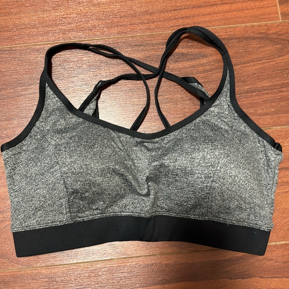 NWT Grey Plus Size Cross-strap U-shaped Neck Sport Bra Size